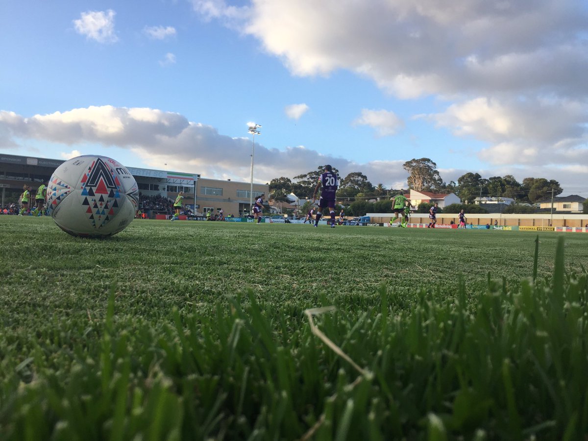 burnett_robert's tweet photo. Thanks to @r_hill3 &amp; @bobbydespo for the photos .Great night @DorrienGardens  #OneGlory #AllThreePoints https://t.co/1sDk0kOTmb