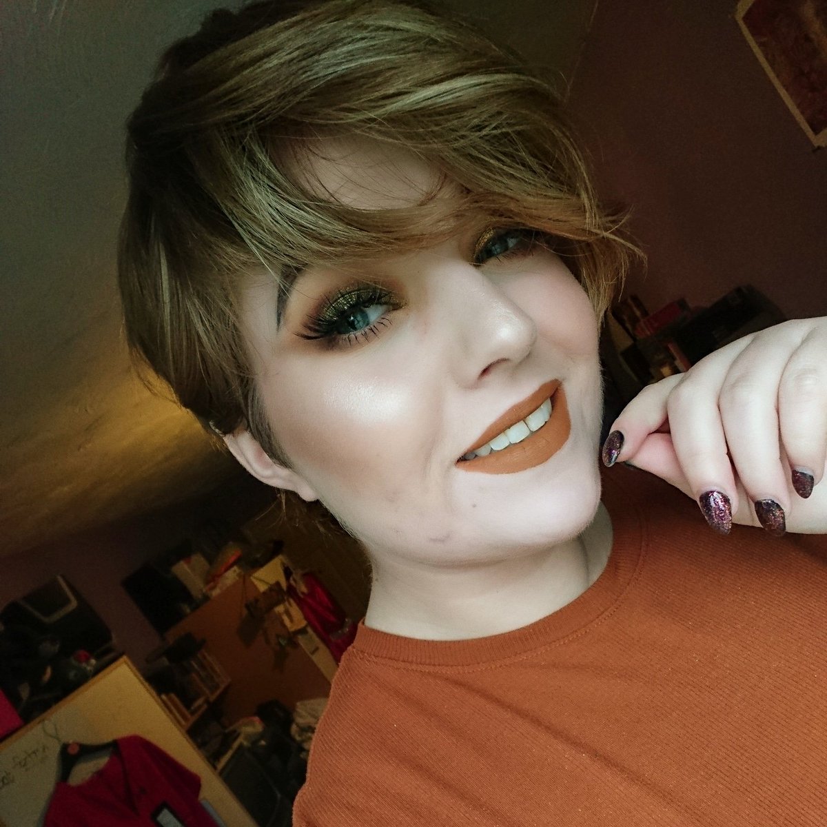 Littlelemonk's tweet photo. Ah.. Another day another look with the @meltcosmetics #ruststack... And #smokesession palette. Lipstick #710. @beautybakerie Icing mascara, Pisa Cake blush palette in shade Icing. Brownies in shade Brown. Thank you @beautybaycom https://t.co/aV036rqyGR