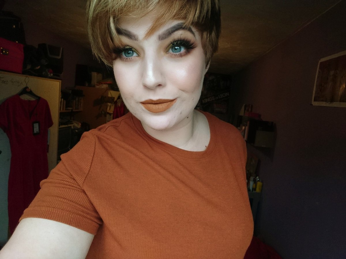 Littlelemonk's tweet photo. Ah.. Another day another look with the @meltcosmetics #ruststack... And #smokesession palette. Lipstick #710. @beautybakerie Icing mascara, Pisa Cake blush palette in shade Icing. Brownies in shade Brown. Thank you @beautybaycom https://t.co/aV036rqyGR