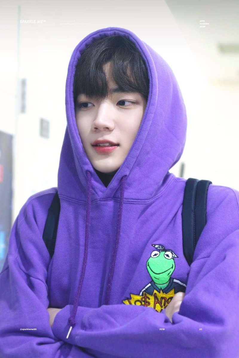 sparkleme99's tweet photo. 181113 #형섭 #안형섭 #보니하니

보라보라섭이💜 https://t.co/RMgM8FoUpM