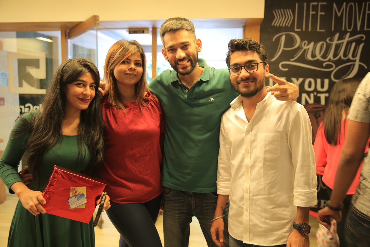 upGrad_edu's tweet photo. #ThrowbackThursday - Christmas at upGrad. 

It was a fun-filled celebration with Secret Santa Gifts, Karaoke, Face Painting and Smiles at the end of the day.

#upGrad #LifeatupGrad #upGradCulture #WeAreupGrad https://t.co/2NC4sLs4XP