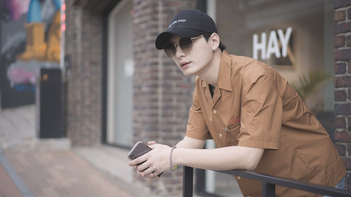 GMMTV's tweet photo. ภาพจากตากล้องส่วนตัวของคนน้องแหละ 😊😊😊 #stjinxphoto https://t.co/geU7GqSMBA