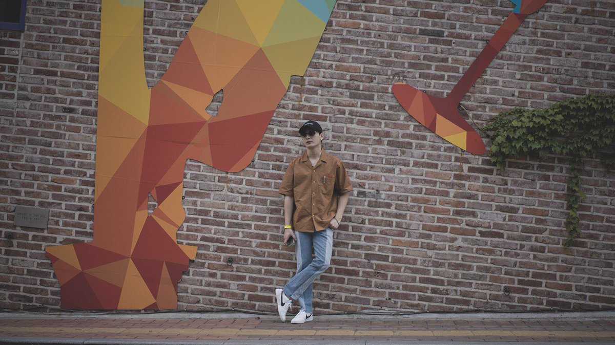GMMTV's tweet photo. ภาพจากตากล้องส่วนตัวของคนน้องแหละ 😊😊😊 #stjinxphoto https://t.co/geU7GqSMBA