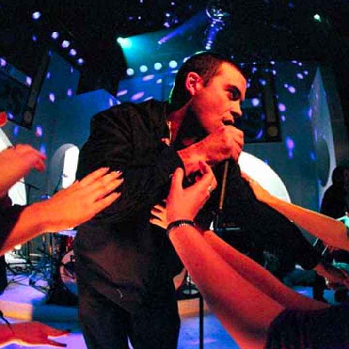 \Let me entertain you\ Happy Birthday Robbie Williams 