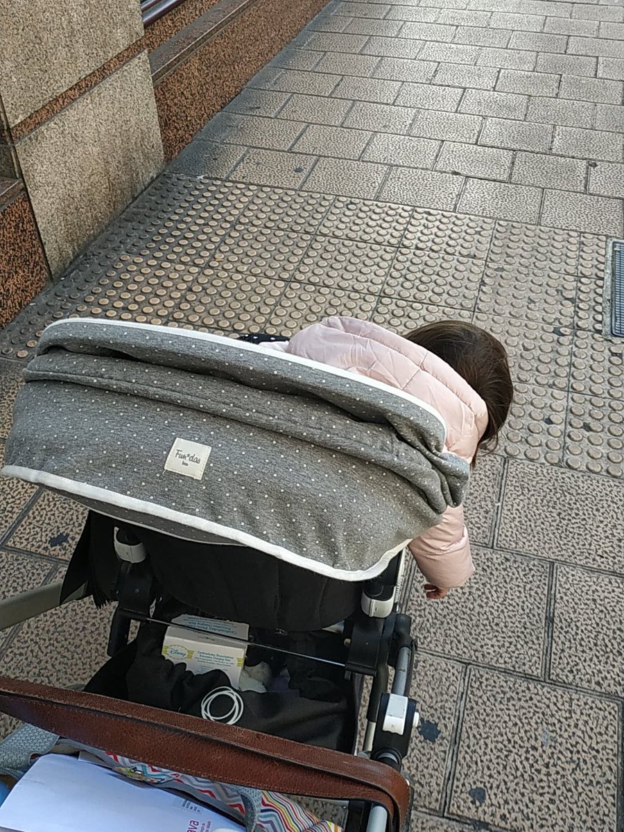 Llevo una niña en estado semilíquido.