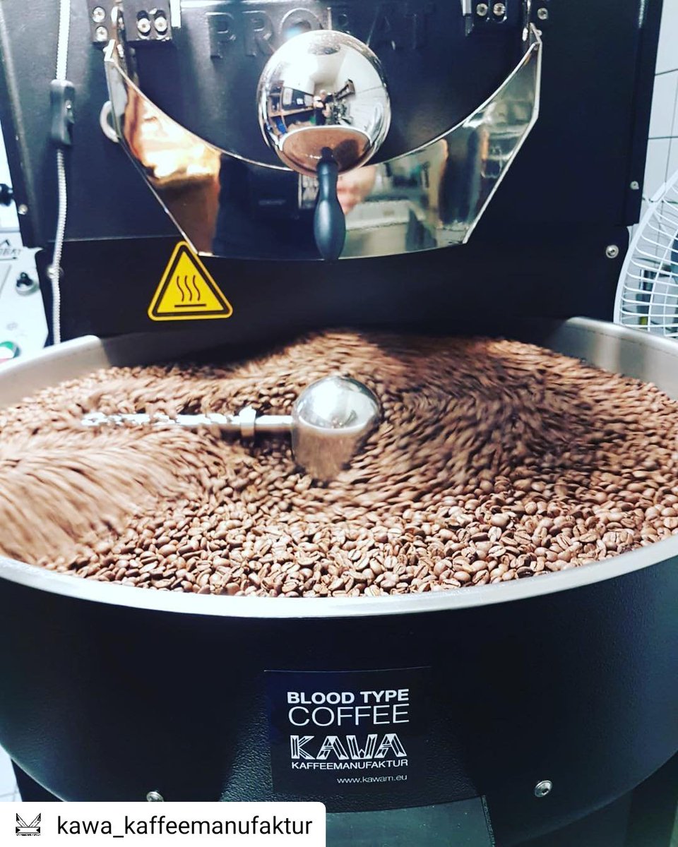leogaproasters's tweet photo. Ainda está de férias ou já iniciou o ano a todo o vapor? Se estiver torrando marque a gente!😉
#probat #probatleogap #probatroaster #probat150 #probatleogap55 #roaster
#Repost @kawa_kaffeemanufaktur
• • • • •
Last roast for today 💪#coffeeinthemaking #coffeemaker https://t.co/SGZmvsVUyy