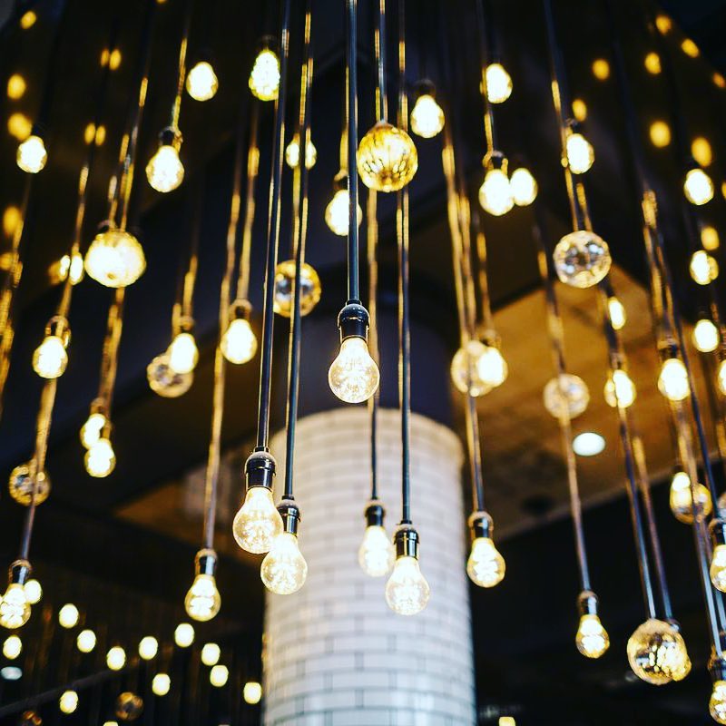 mcintoshporis's tweet image. May your New Year be shiny and bright 🌟 from all of us at #MPArchitects (Lights by Incite Design for The Apparatus Room 📸 from @EaterDetroit by The Gerards.) #detroitdesign #detroitarchitecture #detroitrestaurants