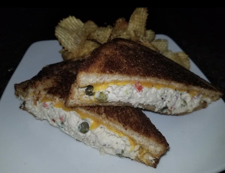 ShoreHouseTav's tweet photo. This weeks features; Chipotle Lime Lobster Tail, Jerk Chicken Drums, and Albacore Tuna Melt. https://t.co/eiyHRpbOwP