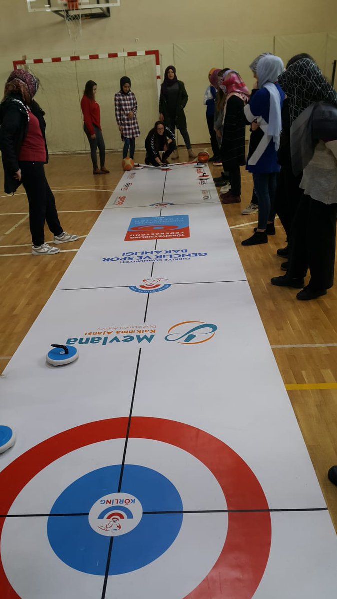 GSB_Karaman's tweet image. 2018-2019 Eğitim Öğretim yılı Okul Sporları programına dahil ettiğimiz #Curlign branşı çalışmalarına Fatih Lisesi'nde antrenörlerimiz eşliğinde devam ediyoruz.
@hamzayerlikaya @ihsanselimb @sinanaksu @mehbaykan @aliosmanbebek