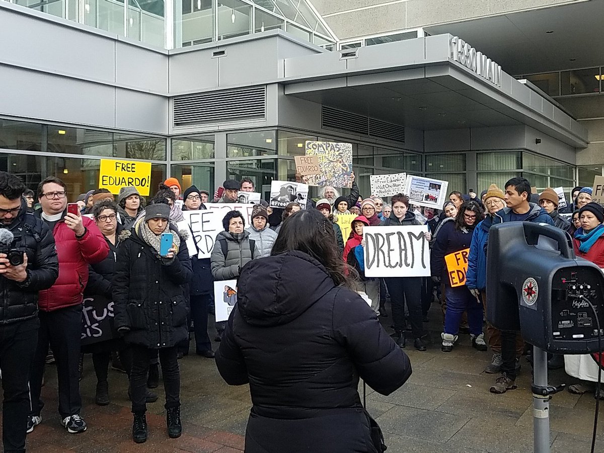 ProtestChaplain's tweet image. Rose speaking powerfully outside of ICE in Springfield. #freeeduardo