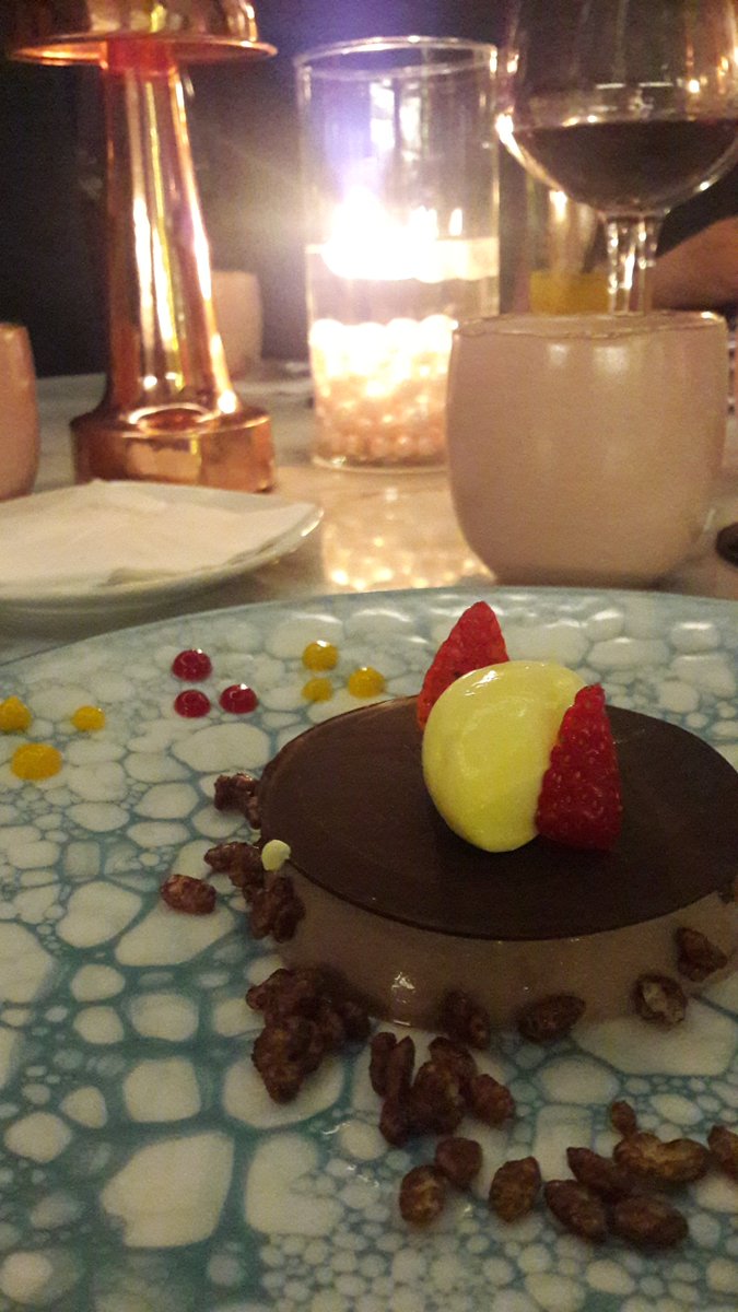 Baru ini norak liat makanan yang artsi beud.. ga tega makannya :(