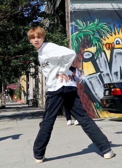taestros's tweet photo. *Dispatch following Hyuck*

Boss : Anything? 

Dispatch : I think he knows he's being followed sir. 

Boss : How so?

Dispatch : Every 5 minutes he turns around and just- https://t.co/cGfKmYGbxm