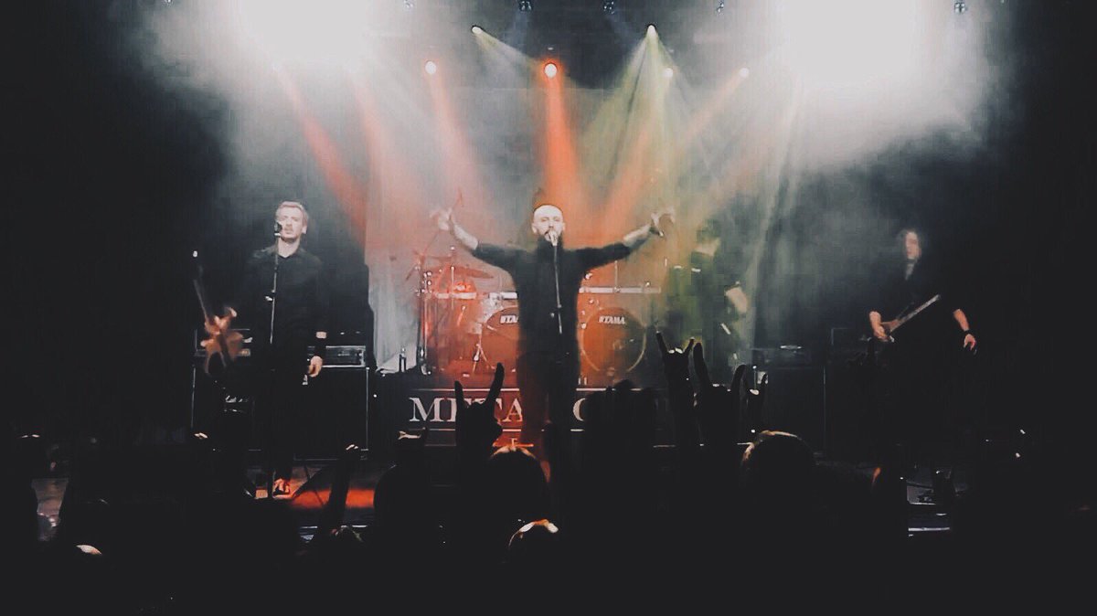 adimironcrew's tweet photo. Rolling up on 2019 like 🙌🏻
We just wanted to thank you all for an amazing 2018!
We played some amazing shows and festivals across Europe, made new friends and met old ones, but all this thanks to your always present support 🙏🏻
Let’s kickstart a rad 2019! https://t.co/PYOUVkavkF