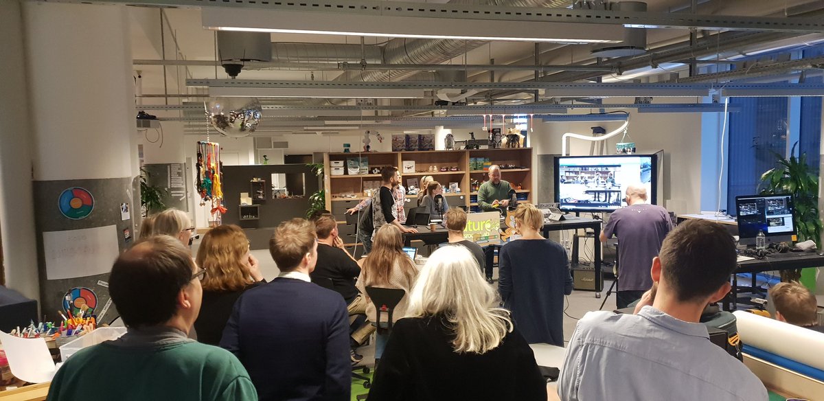 Kom og vær med ... Vi sender live fra @FCLabdk  med den nye version af #Scratch3 og hvad der er nyt 🎉🎉🎉 facebook.com/events/5874731…