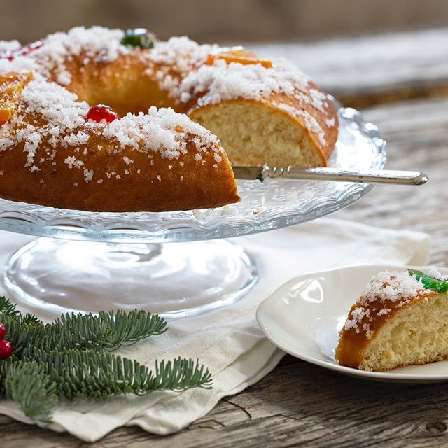 doceconfituras's tweet photo. ¿Quién ha dicho una merienda con Roscón de Reyes de Doce Confituras? Sabor a tradición... Reserva el tuyo desde el enlace en la Bio 😊#tradicional #artesanal #roscondereyes #reyesmagos #busot #elaboradoamano https://t.co/hFiX1Yihns https://t.co/6E7uLBFlyL