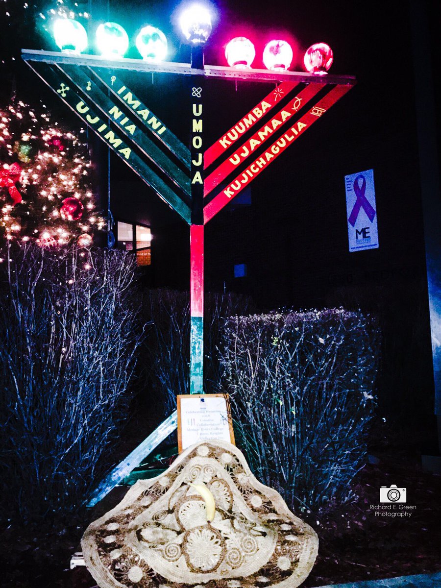 Happy Kwanzaa #nyc #memorablekwanzaa #seeyourcity #iloveny #unlimitednewyork #visualoflife #exklusive_shot #shotoftheday #art #shotoutside