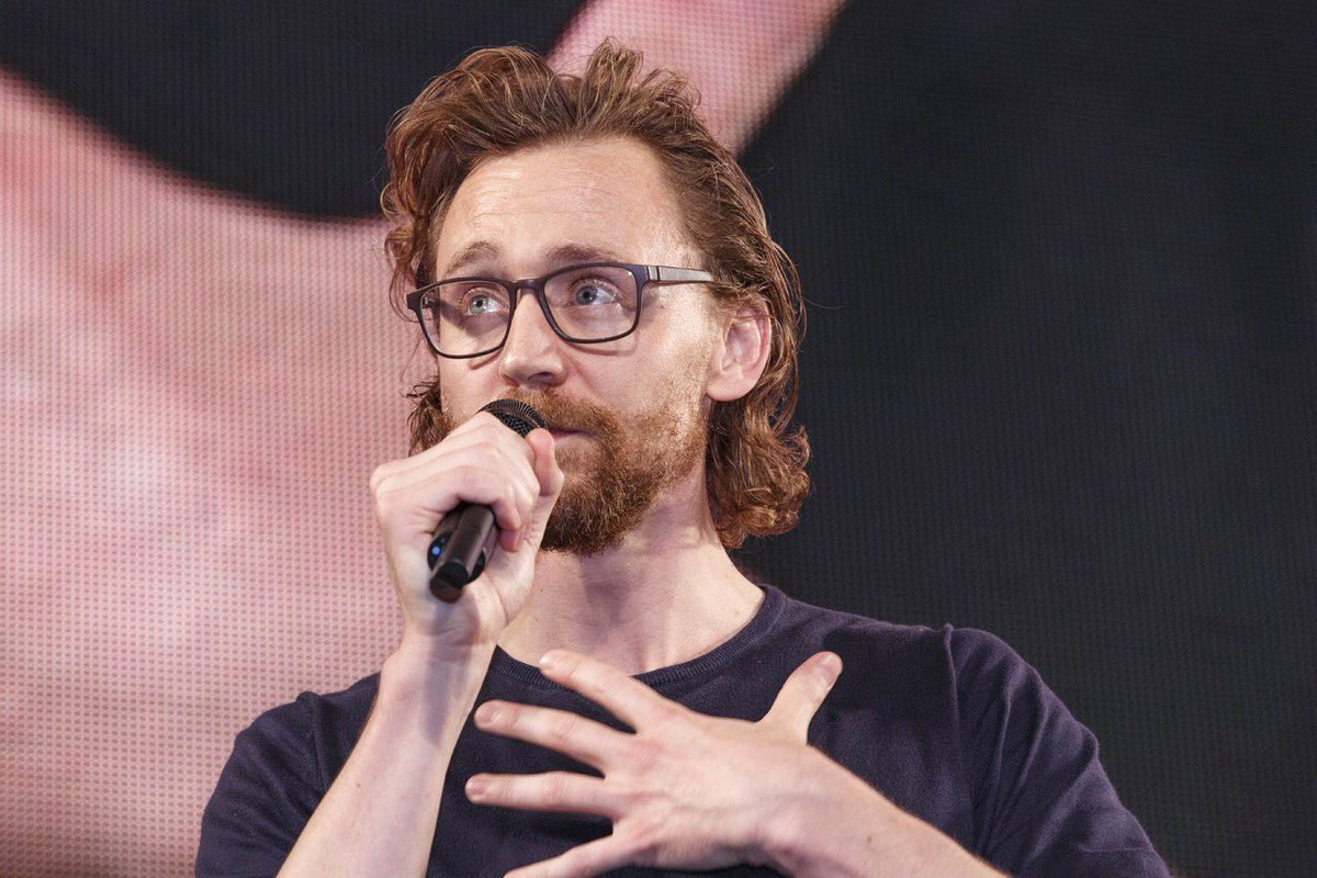 binestom's tweet photo. @wcugrad_09 @NaughtySassyHez @mandra40 @0SleeptilDawn @AnneRoth1983 @HiddleGoddesses @Lothiriel_1 @margaritamj @StacyMichelleB @tgilbt @hiddlethings @daisylynndoc @naughtyhiddles @sharannie63 @ekdark666 @mad_moran @neithlilyael @Mamabear0772 @JanetCannady @Hiddlestardis @OkieJess1208 @assassinswife @carolmkik @blueeyedhiddles @Claudettepoppy @JennaFriedland @cellawuyts #teddybearhiddles  - #MrFloof 🐻🐻🐻
All fluffy curly hair and hands... https://t.co/qzZCPQquMF