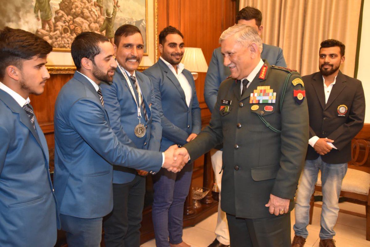 ChinarcorpsIA's tweet photo. The #COAS interacted with students & teacher of AGS #Hanzik & AGS #Bandipora who won medals at #WorldKickBoxingChampionship '18 held at Argentina; praised them for their outstanding performance and exhorted them to keep the national flag flying high.
@adgpi @Ra_THORe #kashmir https://t.co/bmGljAqy1O