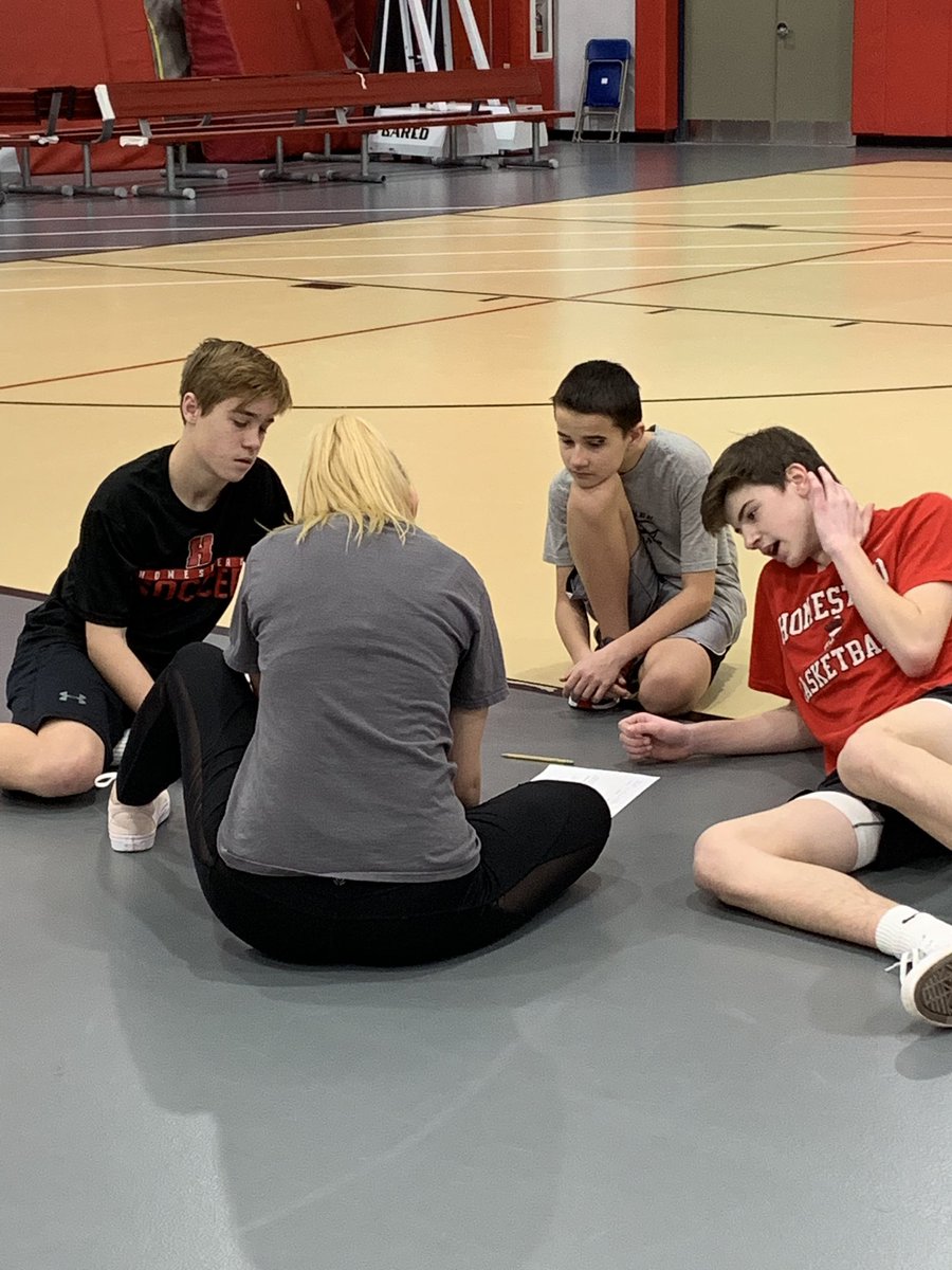 susiegodfrey1's tweet image. team collaboration, peer assessment, physical activity #allpartofPE #learningindifferentways #januarymadness