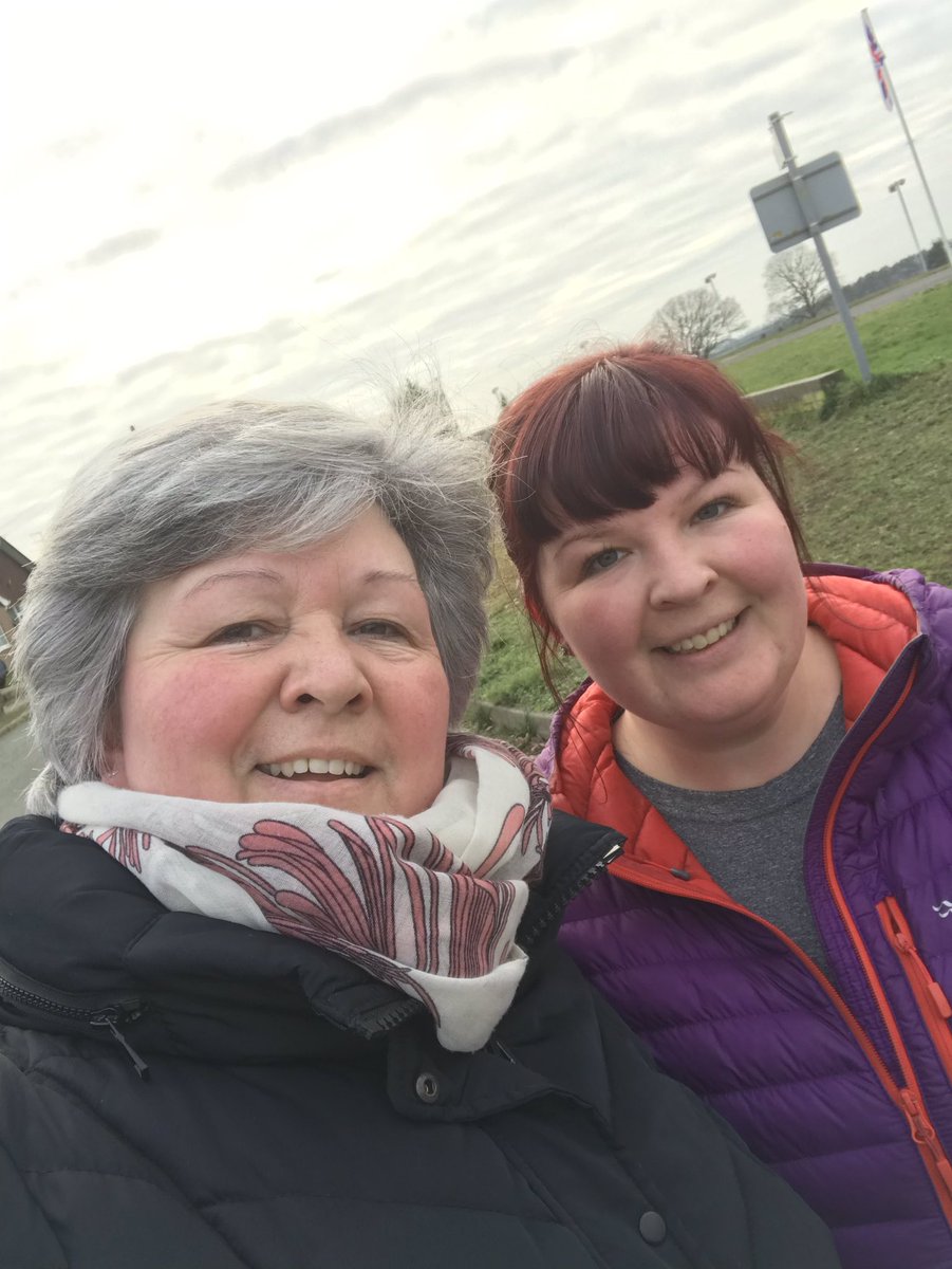 twotonetessy's tweet image. Walk through the fields with the dog #Prees #REDJanuary #motherdaughtermoments @EmmaCrowther86