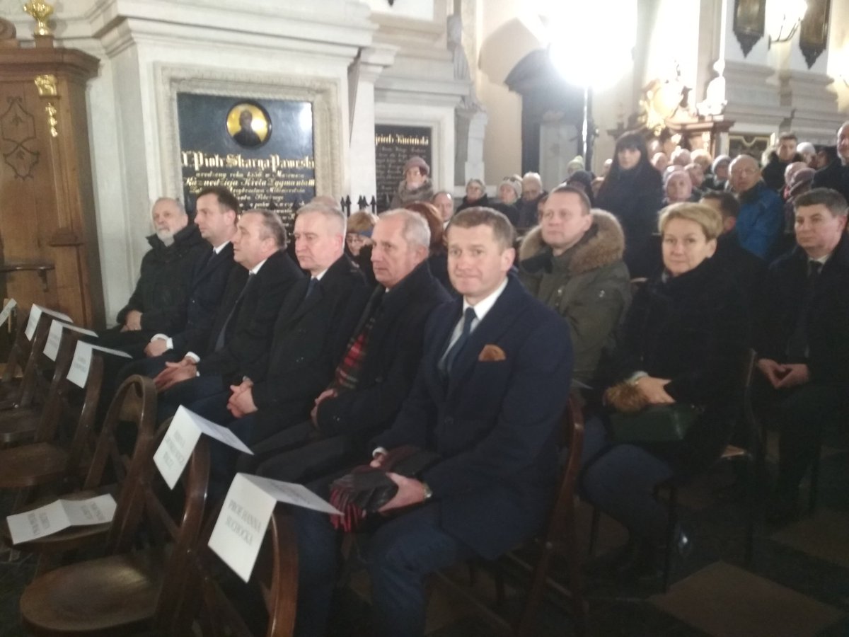 Grzegorz_Lipiec's tweet photo. W kościele św. Piotra i Pawła w #Kraków żegnamy Księdza Biskupa Tadeusza #Pieronek, wspaniałego Polaka i Europejczyka. Świeć Panie nad jego duszą. https://t.co/r8jZE2ZCSR