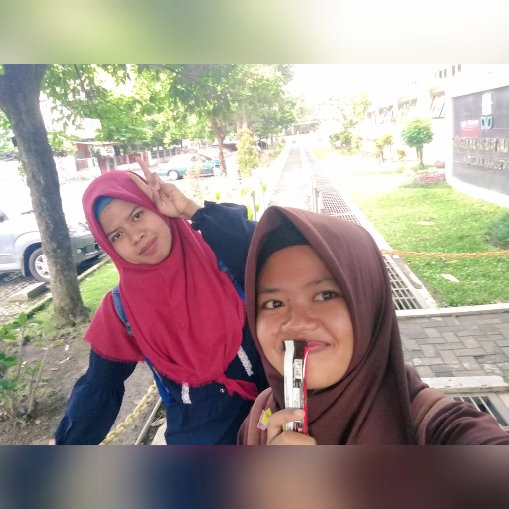 PujiRhy98's tweet photo. Cieh perdana pict berdua disemester old...
#ganbatte2019 #bismillah #wisudabareng #Aamiin #KamisManis https://t.co/4zyPDf1E6m