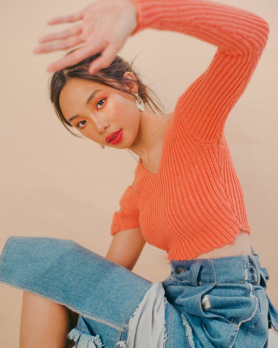 MMEofc's tweet photo. That's one flooded feed but we don't care. We love each and every look! Chic, preppy, editorial. Thank you so much, @PhilstarNews! Congratulations, princess! @maymayentrata07 it looked like you enjoyed the shoot!

#MAYMAYxPHILSTAR https://t.co/EYHZaHsxtd