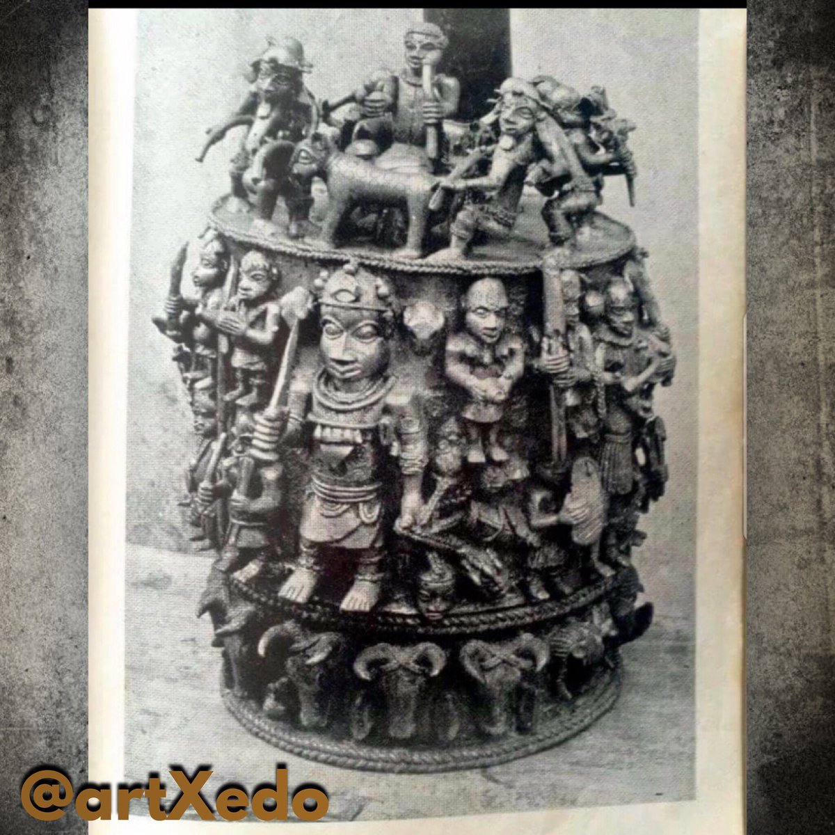 ARTXEDO's tweet photo. Ezomo’s bronze Ikegobo(altar of the hand). Photographed by W.B. Fogg in 1958.
#photography #art #beninartist #cityofbronze #bronzecity #beninkingdom #kingdomofbenin #Igunstreet #artxedo #artx #artandcrafts #artgallery #artcollectors #visualarts
#contemporaryarts #artxlagos https://t.co/fpnP9HUt2M