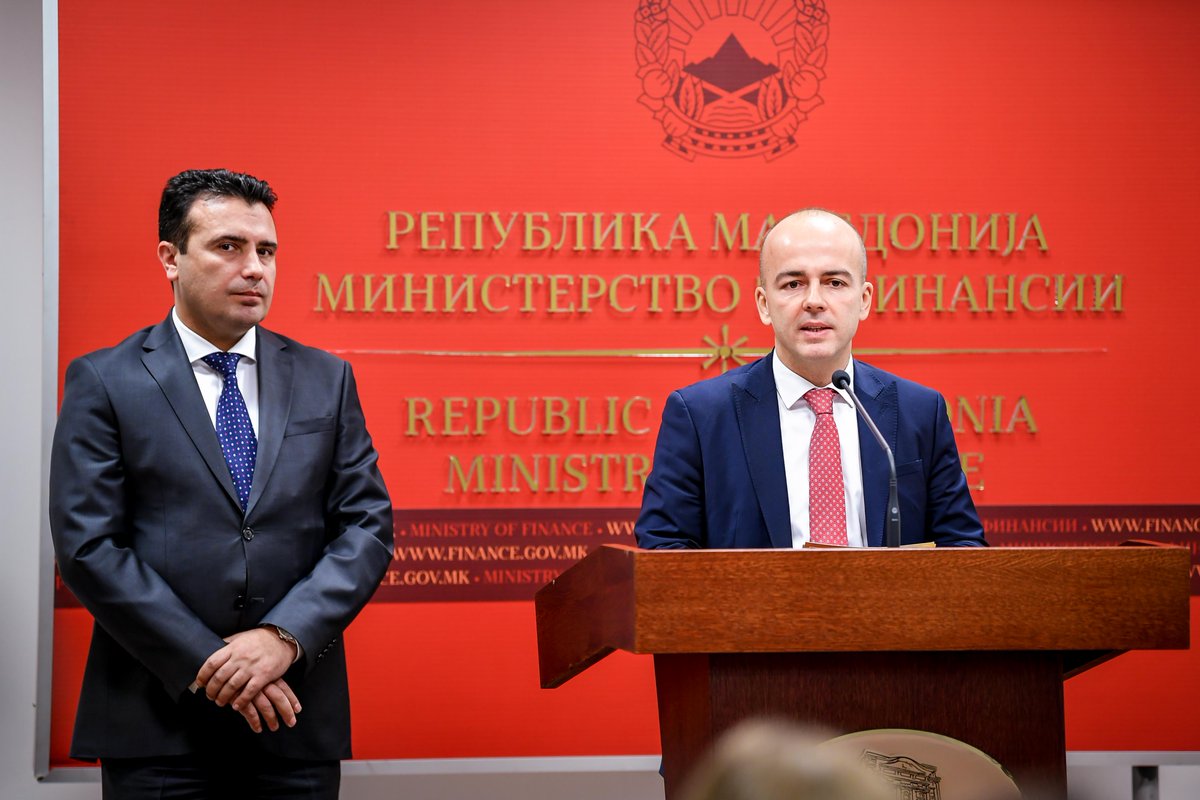 Во 2018 подобрени се јавните финансии кои се крвоток на системот. 2019 година ќе биде година на повисоки плати, повеќе вработени и нови инвестиции!
Денеска имавме одличен состанок со ПВРМ <a href="/Zoran_Zaev/">Зоран Заев</a>. 2019 е економска година.
