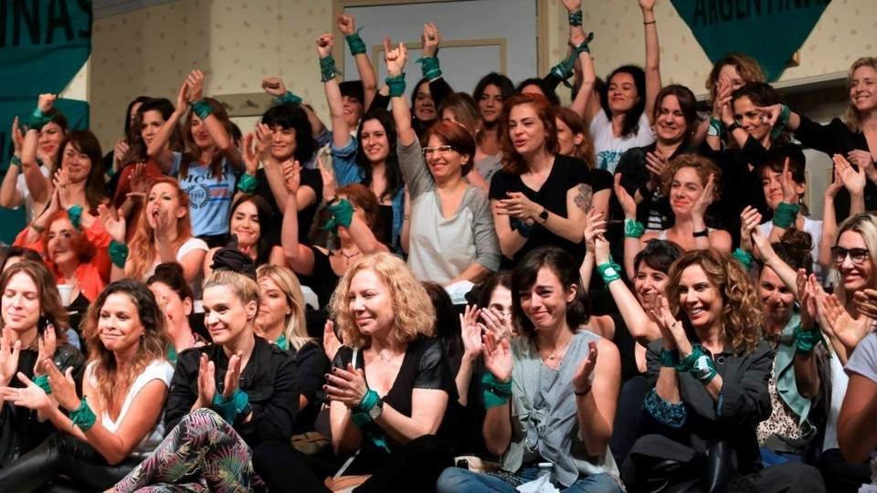 PoemasdemiBaul's tweet photo. #TEAPAGO  Donde esten Teatro / Cine / TV  / revistas ... YO #TEAPAGO
son nocivas para mis hijos - al humor y al amor - son personas que alimentan y generan odio #NoSirven RECORDALAS E IGNORALAS https://t.co/zi49V0MN1W