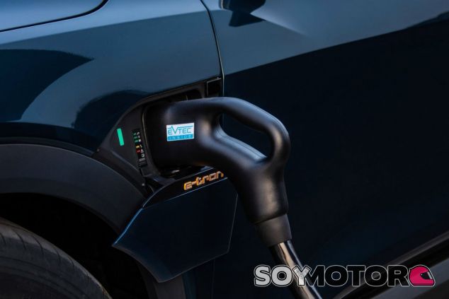 SoyMotorCoches's tweet photo. #Madrid tendrá un nuevo plan de ayudas para la compra de vehículos ecológicos durante el primer trimestre de 2019. Su presupuesto será de tres millones de euros. https://t.co/jNTWvFt5lD #PlanMUS https://t.co/KBdP0Yuo7B