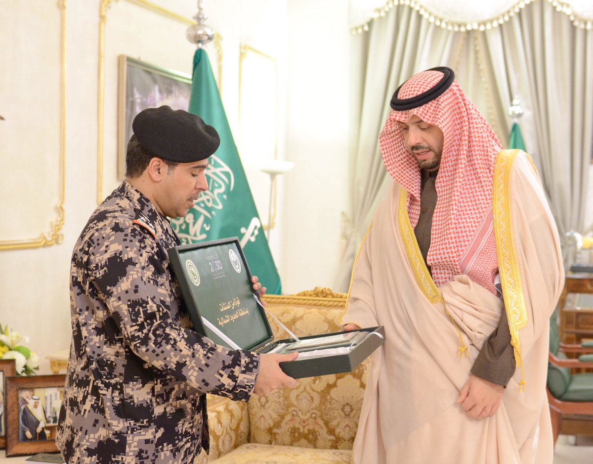 NorthborderSA's tweet photo. #أمير_منطقة_الحدود_الشمالية يستقبل قائد قوة #أمن_المنشآت بالمنطقة . 
https://t.co/pyqEaUAB71 https://t.co/eltwgUMQSS