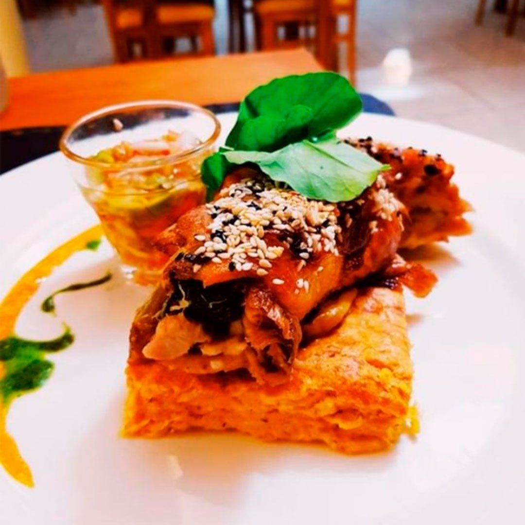 HotelAzulObera's tweet photo. 👉 En Varieté Restaurante podes disfrutar de los más exquisitos platos.

🍛Pollo relleno con vegetales y queso azul, sobre soufle de choclo y clásica salsa criolla.

⏰Horario: Lunes a domingos de 7 a 14 y de 19 a 00 hs.

PH: Camila Pires.

#Hotel #HotelAzul #AlojamientoOberá https://t.co/O7W1L4k5Ma