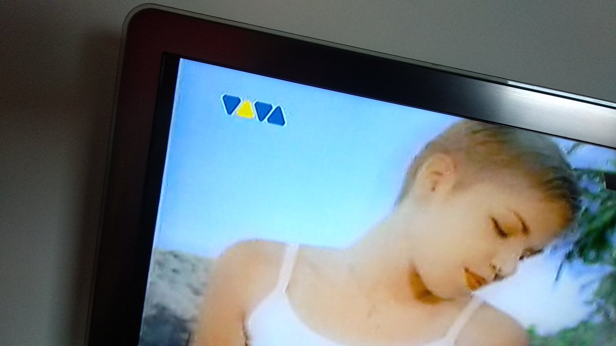 StefanMalter's tweet photo. Mit #VIVA stirbt auch ein kleiner Teil von mir. In den 90er-Jahren hatte ich den Musiksender sogar auf Programmplatz 1 auf der Fernbedienung. Danke für #interaktiv, #Vivasion und die tägliche Begleitung durch Schule und Studium! #VIVAforever #GoodbyeVIVA @vivaonline https://t.co/w1X8FOtNxJ