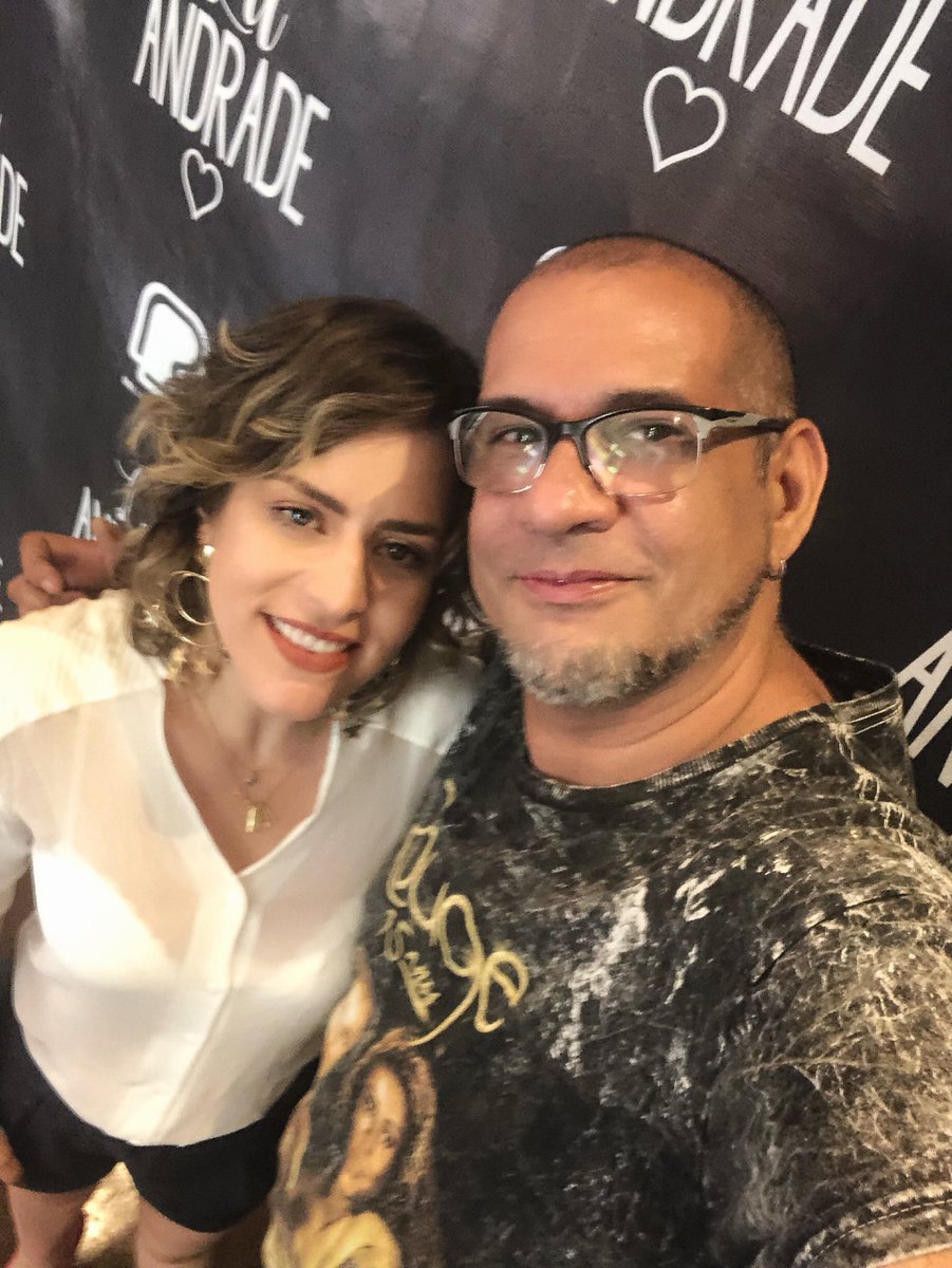 universorouge's tweet photo. ✔️Tbt #Meet #Maravilhoso da #Fada @luandrade pude revê-la e realizar o #Sonho de abraçá-la, sentir a sua presença bem pertinho de mim, ter esta #Selfie #tudoo, e outras tbm, e ainda aparecer conversando c/ ela no seu #Stories, que lógico já salvei para ver mil vezes por dia! ✌️🥰 https://t.co/fofRzz4Txa