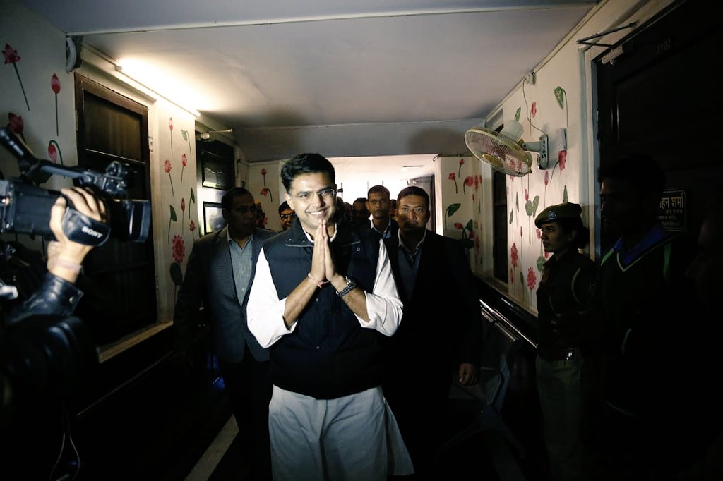 SachinPilot's tweet photo. सचिवालय में पहुँचकर पदभार ग्रहण किया| मुझे जो जिम्मेदारी दी गई है, उसे मैं पूर्ण विश्वास और निष्ठा के साथ निभाउंगा| https://t.co/CFZeR9jP3T