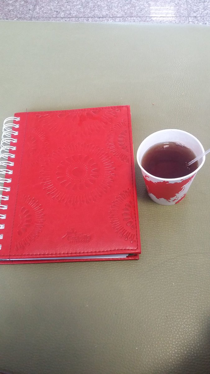 Devamsızlık hakkımın kalmadığı derse geç kaldım diye koştura koştura derse girecek değilim. Hava da soguksa oturup çayımi içer sonra derse girerim😊