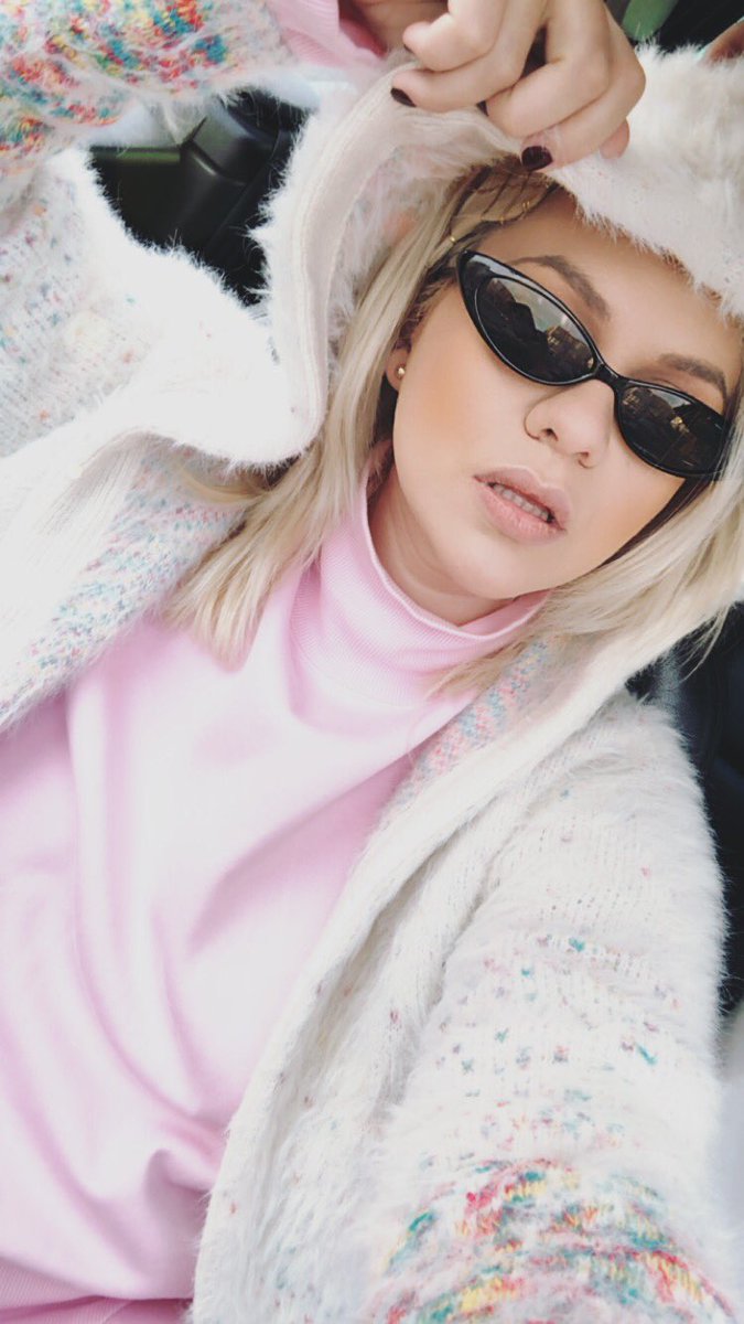 😎