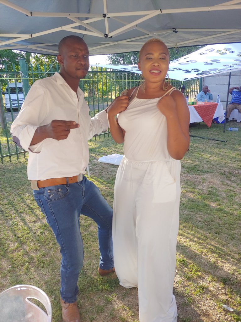 AwesomeFish324's tweet photo. Wedding Vibes...Guess the song? https://t.co/Iv4eZkrdjE