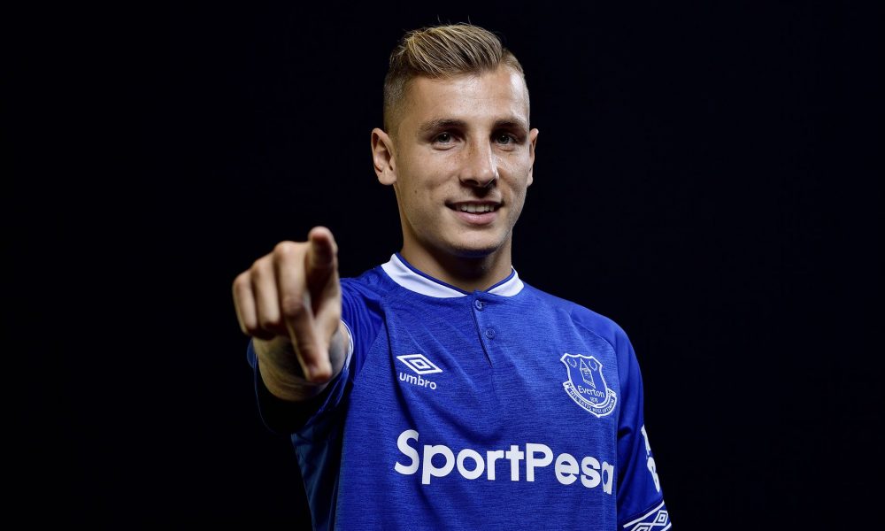 zesty_everton's tweet photo. Digne loves Christmas football as goals flow https://t.co/4Mb4w2hqWq https://t.co/ygBr8XPgkv
