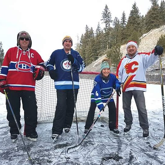 DeanGladue's tweet photo. Want an amazing time we had on the pond today.  #pondhockey #canucks #flames #jets #habs #friends . https://t.co/atSKZYPbfF