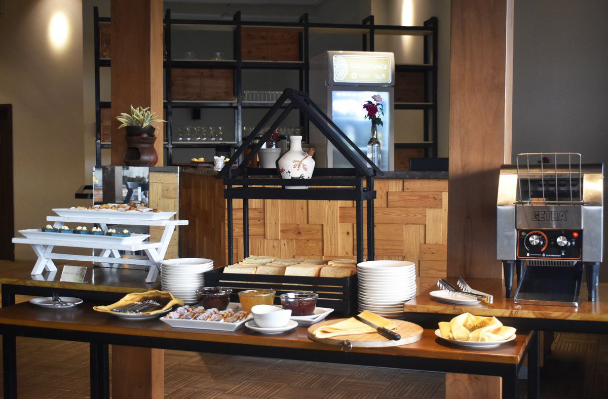 wujilsemarang's tweet photo. Hola Wujilers !

Have you all spent some good times breakfast here @the_wujil with family and friends.
.
#breakfast #agralounge 
#thewujilresortandconventions #thewujil #IMATWUJIL 
#hotel #resort #ungaran #semarang https://t.co/8GeTfwUCad
