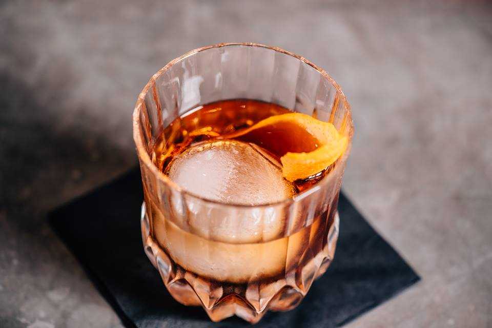 BeerKitchenEDI's tweet photo. It's #thirstythursday AND it's Christmas!
Let's break out the cocktails!

#christmas2018 #thirstythursday #cocktailoclock https://t.co/clRmMNOwd2