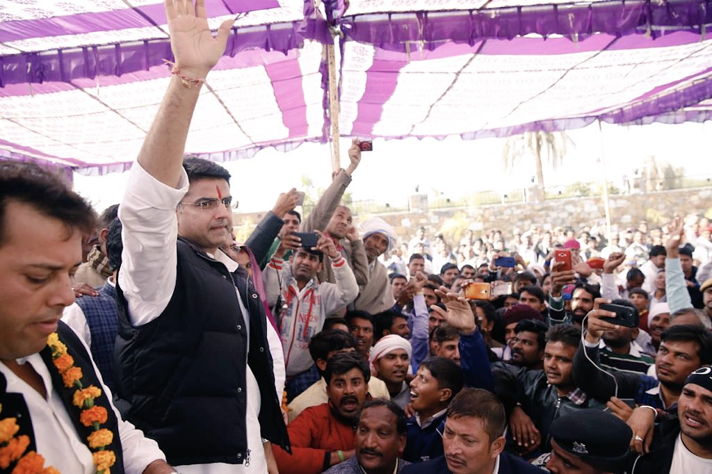 SachinPilot's tweet photo. निवाई में विधायक प्रशांत बैरवा जी द्वारा किये गए स्वागत के लिए मैं उनका तहे दिल से आभार व्यक्त करता हूँ| https://t.co/omkplaklDk