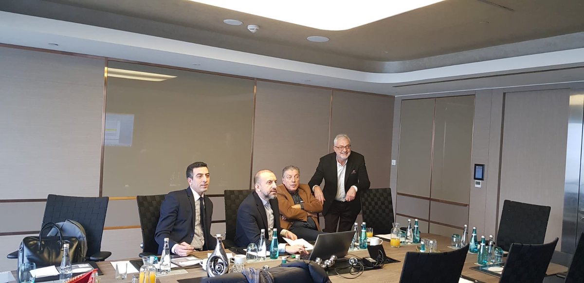 EndourolojiDer's tweet photo. 13. Ulusal Endoüroloji kongresi bilimsel programı ve 2019 akademik yılı hedef ve aktiviteler detaylarıyla planlandı. @EndourolojiDer #bilimselprogram #kongre #toplantı #polatrenaıssance https://t.co/YbwN410SWT