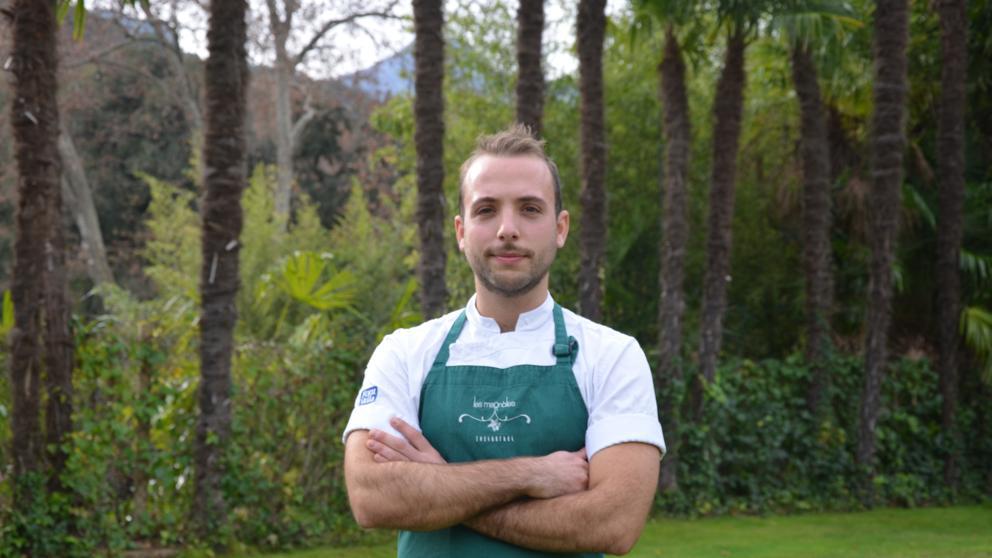 LaContraLV's tweet photo. “Sólo recordarás el plato que te ha contado una historia”, Víctor Torres, cocinero más joven de España que ha ganado una estrella Michelin. https://t.co/nBiXvCb6lM @LluisAmiguet https://t.co/QYMQbvbqIv