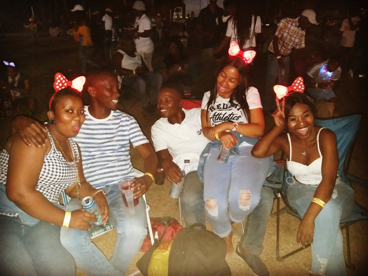 Tlotlo_LaBasia's tweet photo. #WeBackHomeFest2018 we were there. @BridgeBossTLee https://t.co/T0zhbgJYfz