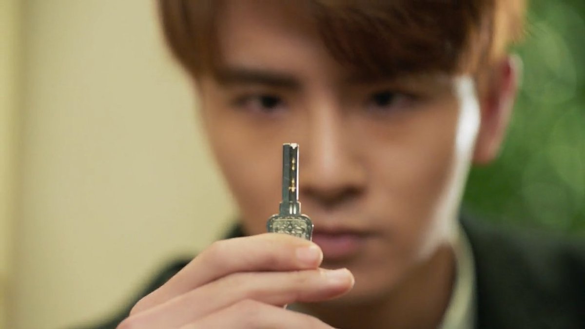 imXiMen's tweet photo. Leader ng akyat-bahay, spotted!

#MGLetGo https://t.co/ufspAKJRnr