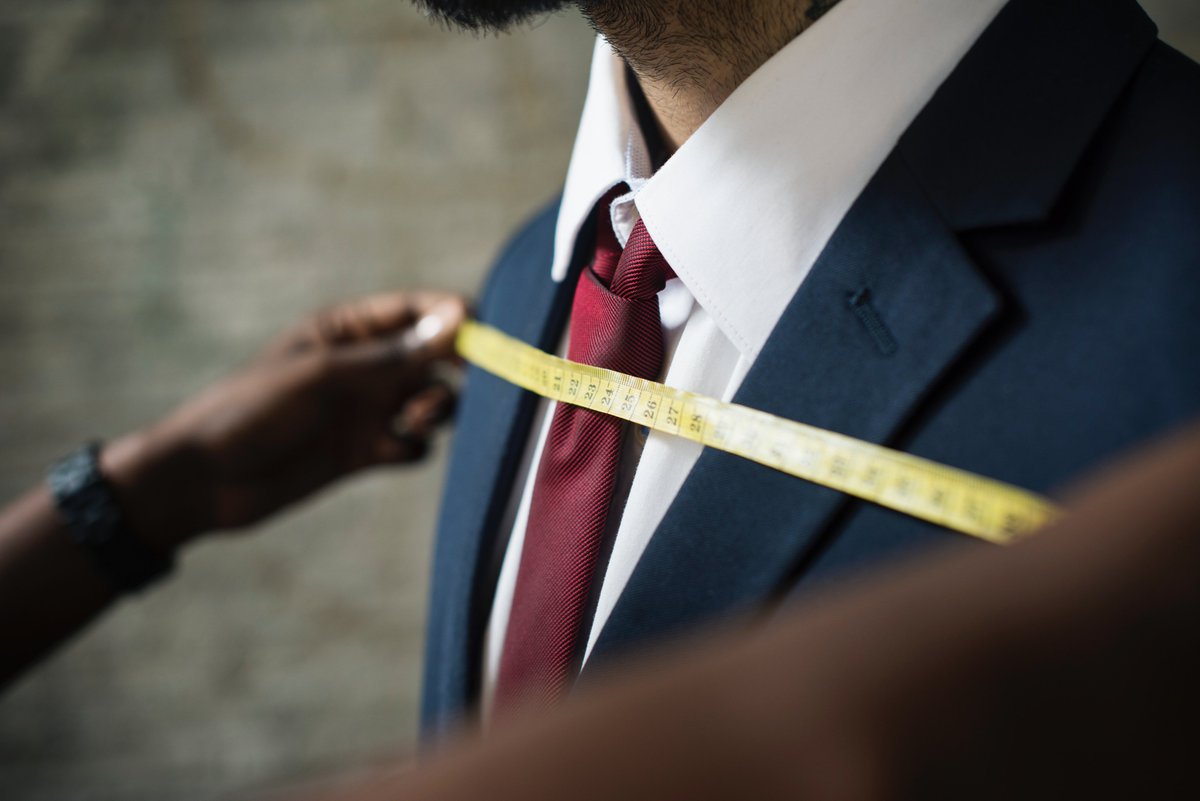 'Sharp-dressed' in een maatpak? 🎗🕴

Wist je dat een goed-passend maatpak jouw postuur goed kan versterken? Lees er alles over of informeer bij ons team in Franeker! pm-mannenmode.nl/maatpak