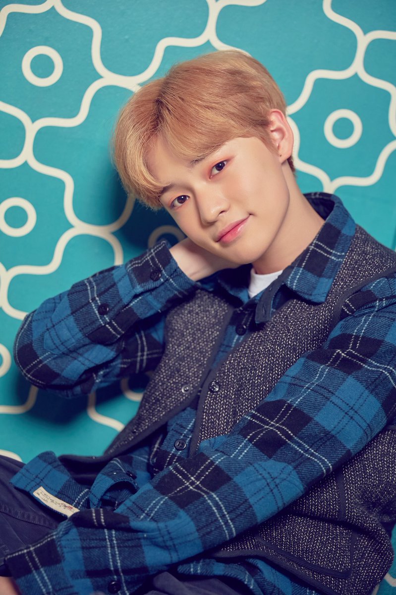 SM_NCT's tweet photo. 181227 SMTOWN 신곡 포스트 Naver blog update with #NCTDREAM - ‘사랑한단 뜻이야 (Candle Light)’ behind the scenes (6)

#CHENLE
https://t.co/PzKoxlgHtz https://t.co/rC0gOSjD3p